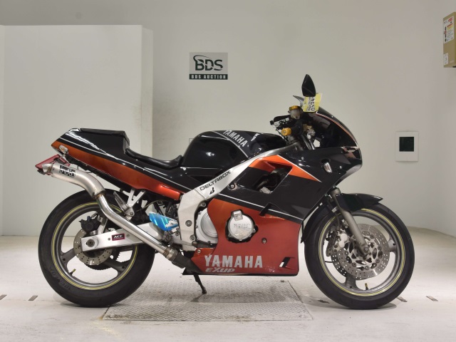 Yamaha FZR250R 1990