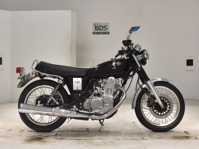Yamaha SR400 2019