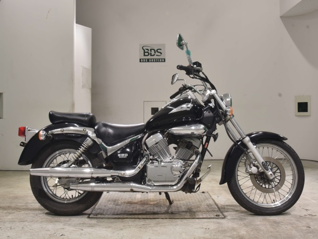 Suzuki INTRUDER 250LC 2005