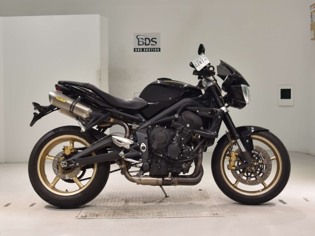 Triumph STREET TRIPLE R 2011