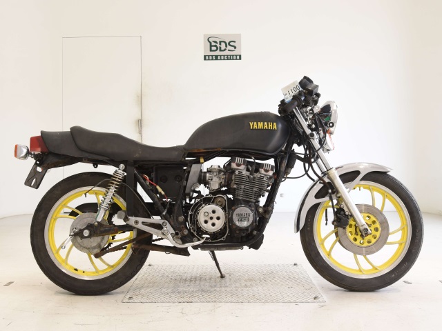 Yamaha XJ550
