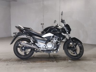 Suzuki GSR250