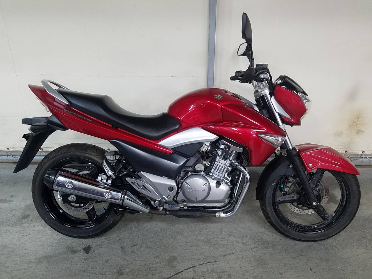 Suzuki GSR250