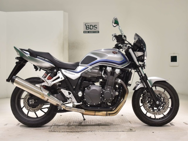 Honda CB1300SF 2024