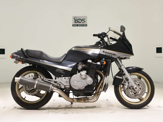 Kawasaki GPZ900R 1992