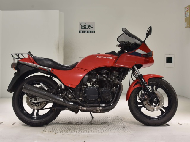 Kawasaki GPZ750 2024