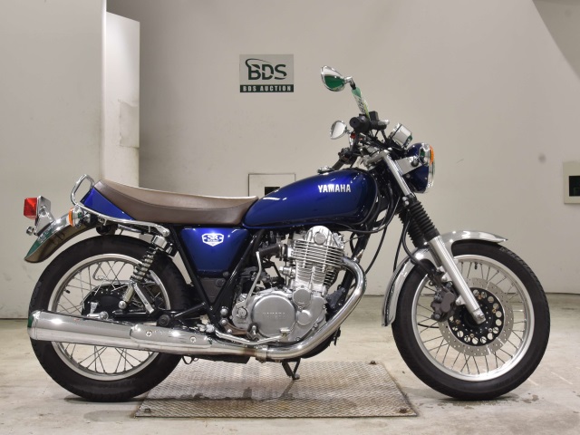 Yamaha SR400 2021