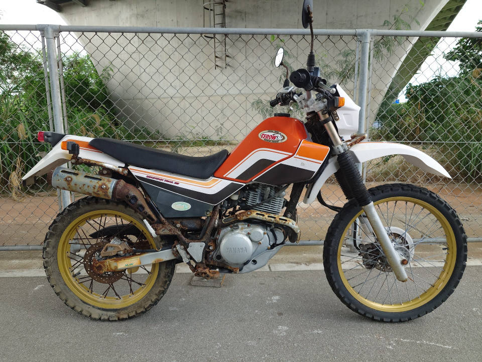Yamaha SEROW XT225