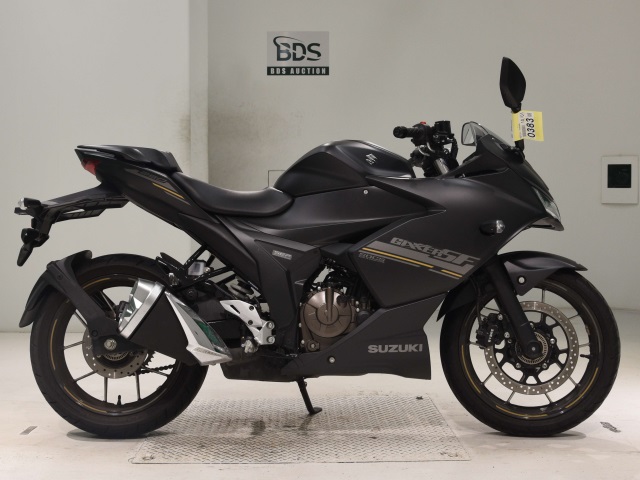 Suzuki GIXXER250SF