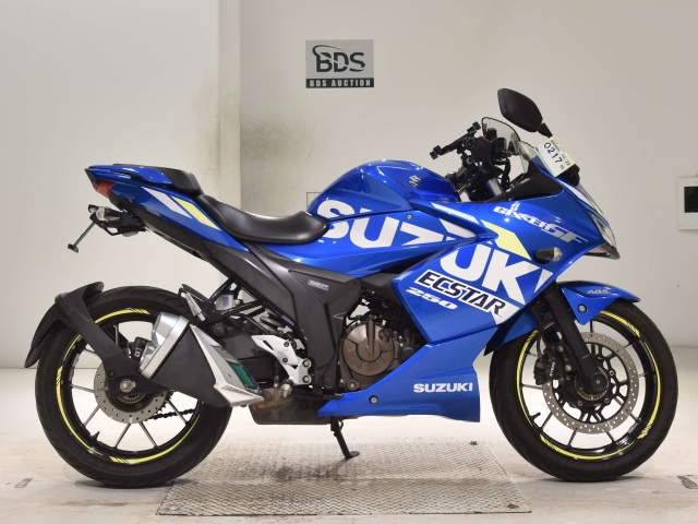 Suzuki GIXXER250SF