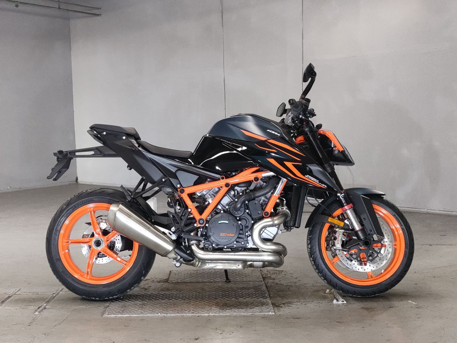 KTM 1290 SUPERDUKE R 2022