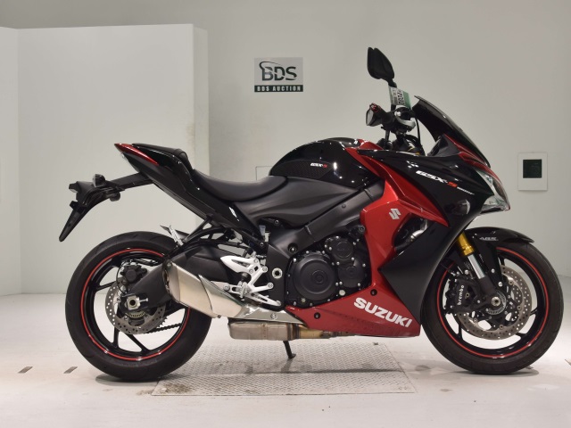 Suzuki GSX-S1000F 2015