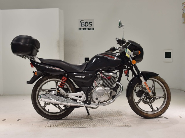 Suzuki EN125-2A 2011