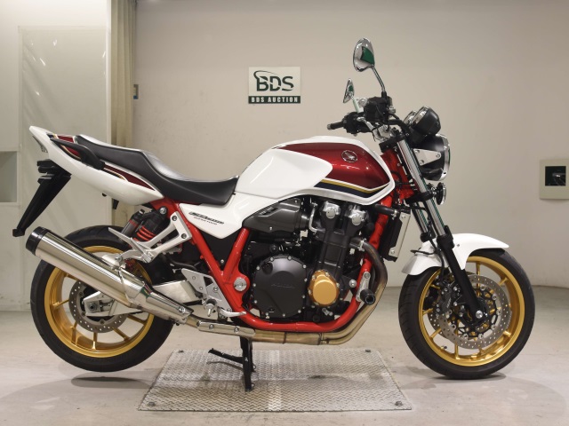 Honda CB1300SF 2022