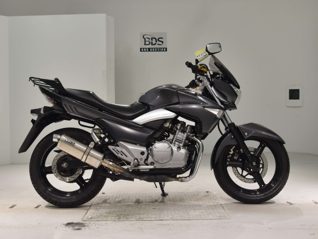 Suzuki GSR250