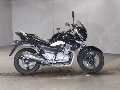 Suzuki GSR250