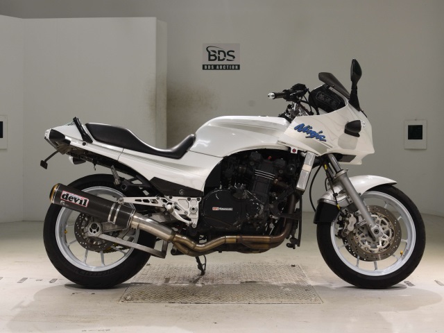 Kawasaki GPZ900R 1990