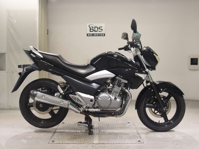 Suzuki GSR250