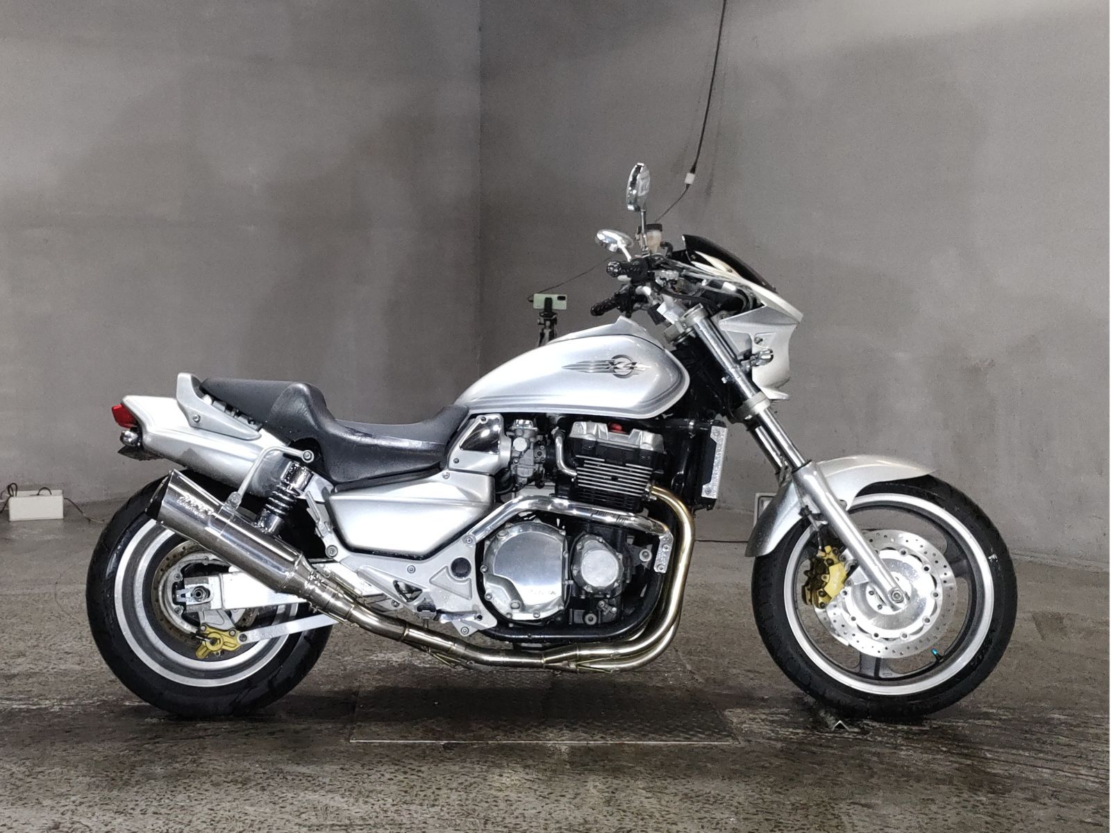 Honda X4 1998