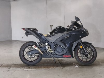 Yamaha YZF-R25 2015