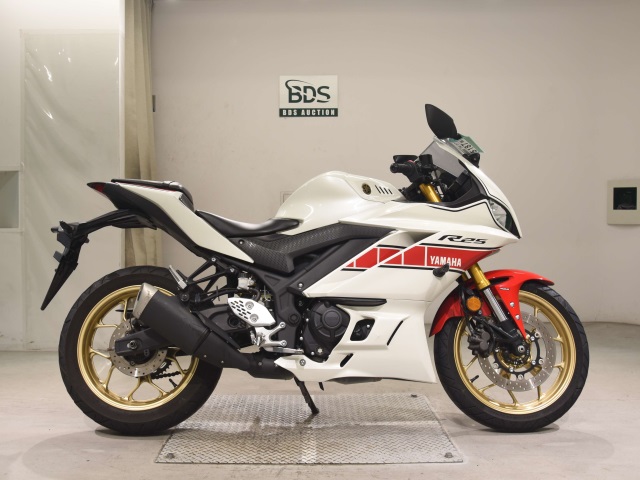 Yamaha YZF-R25A 2022