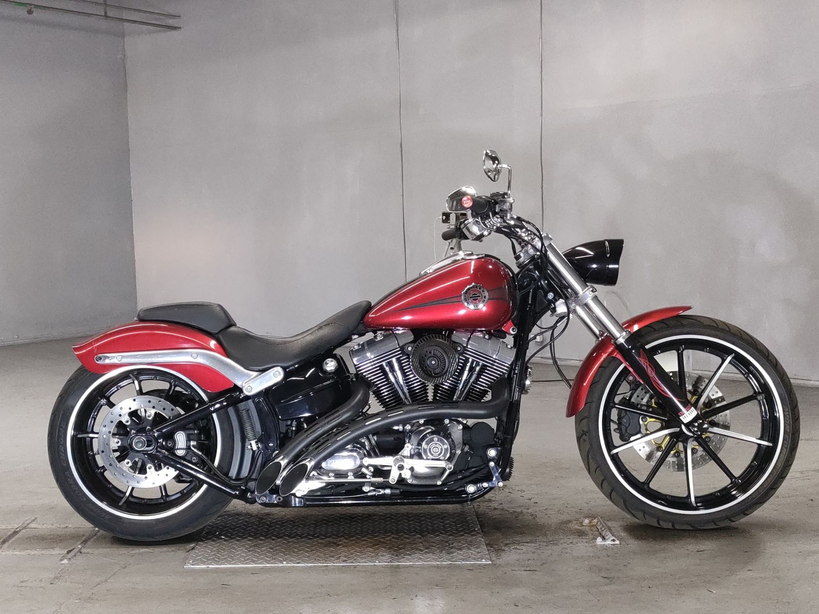 HD BREAKOUT FXSB 2013
