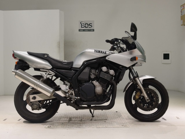 Yamaha FZ400 1997