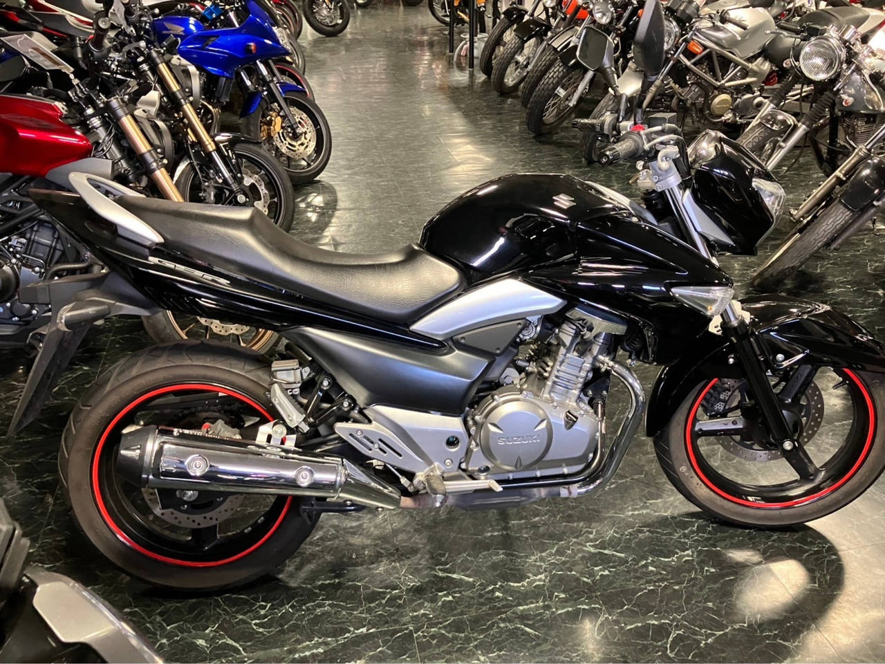 Suzuki GSR250