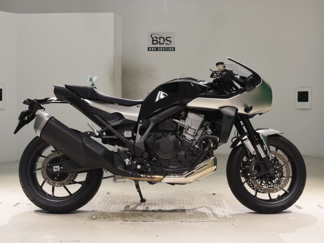 Honda HAWK11 2022