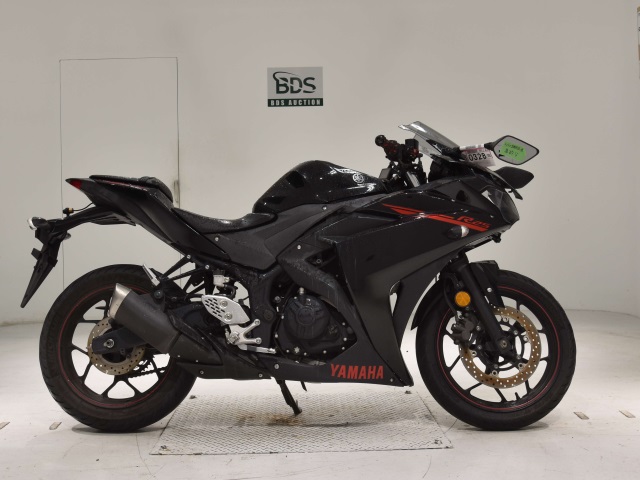 Yamaha YZF-R25 2015