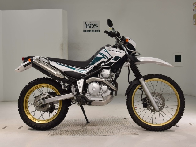Yamaha SEROW XT250 2012