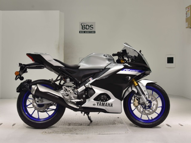 Yamaha YZF-R15M 2022