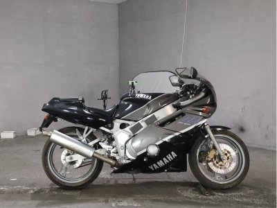 Yamaha FZR400 1988