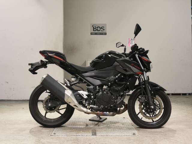 Kawasaki Z400 2024