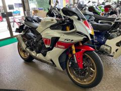 Yamaha YZF-R1 2023