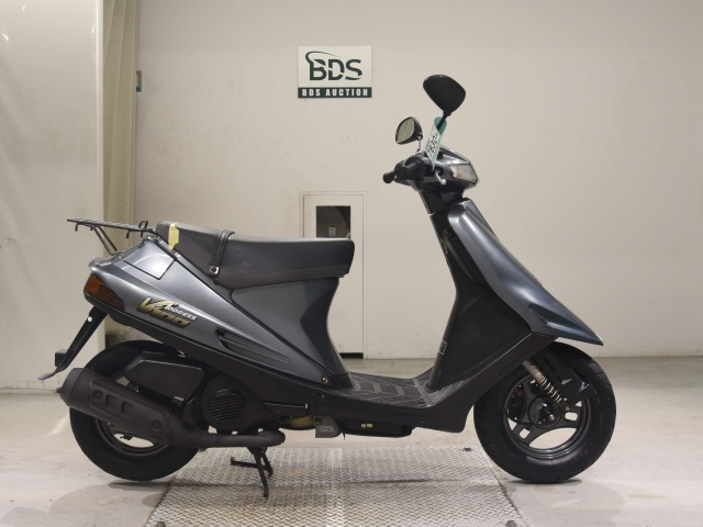 Suzuki ADDRESS V100
