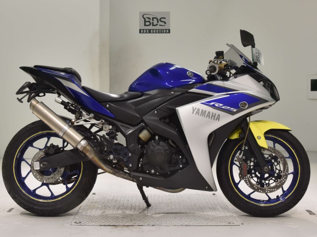 Yamaha YZF-R25 2015