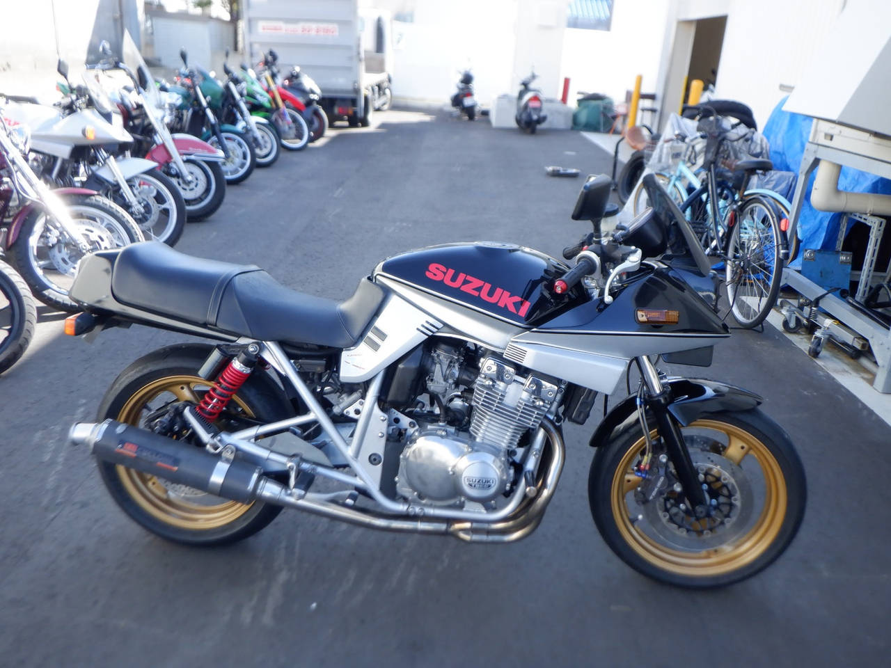 Suzuki GSX400S KATANA 1993