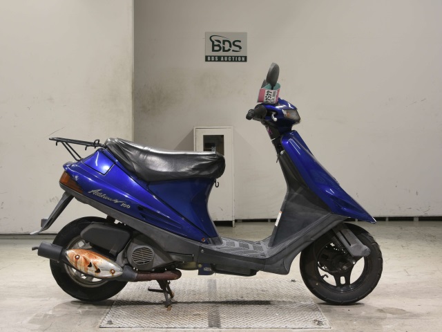 Suzuki ADDRESS V100