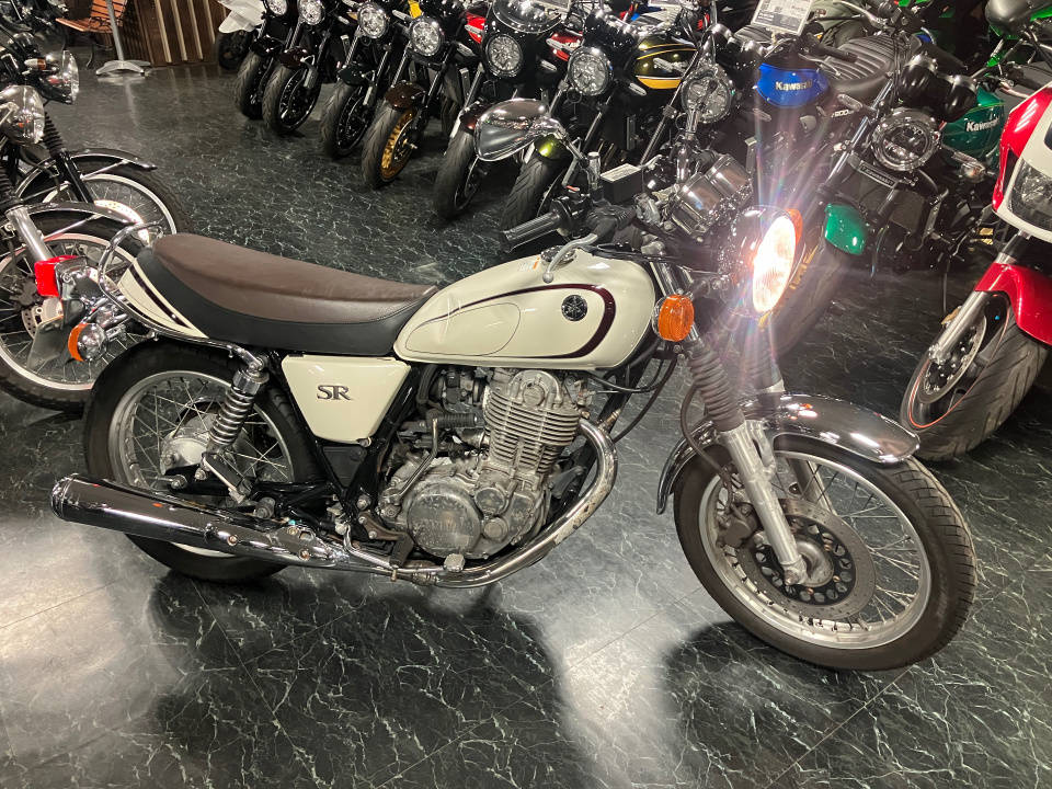 Yamaha SR400 2012