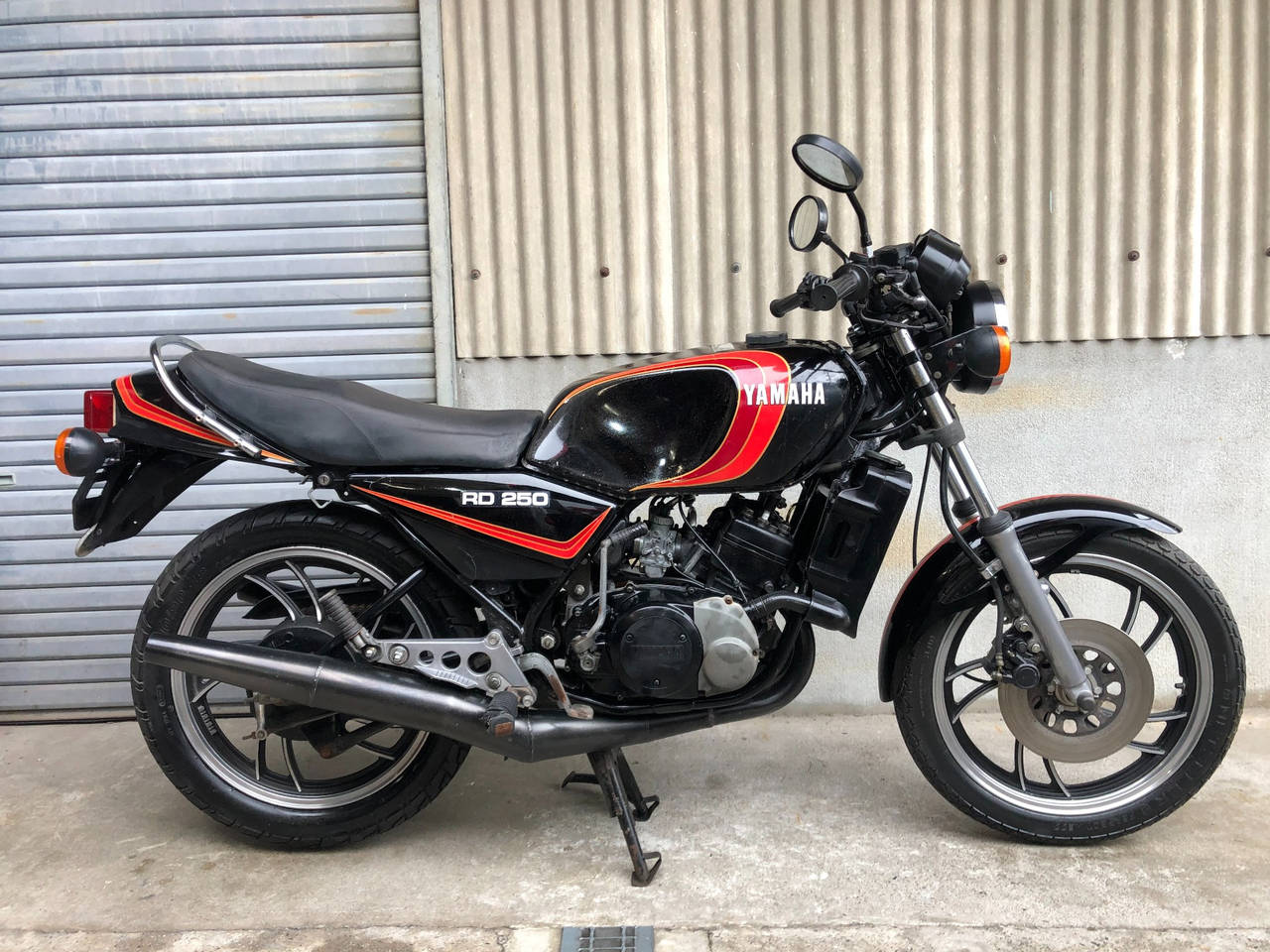 Yamaha RD250LC
