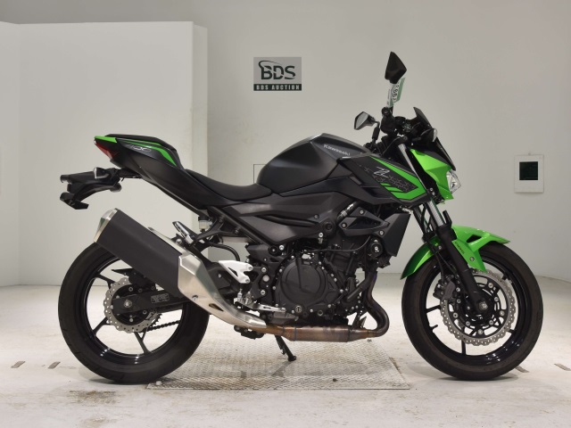 Kawasaki Z400 2021