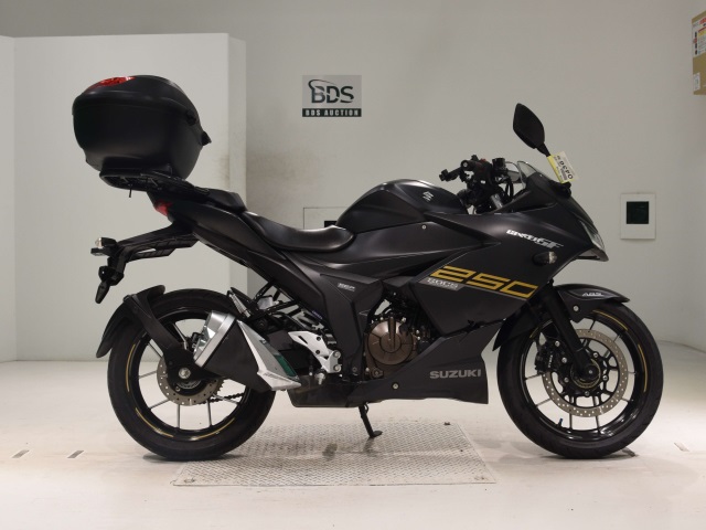 Suzuki GIXXER SF250