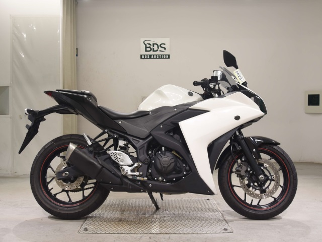 Yamaha YZF-R25 2017