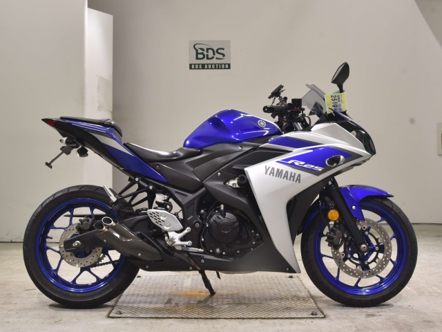 Yamaha YZF-R25 2015