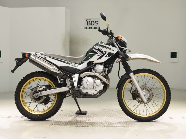 Yamaha SEROW XT250 2018