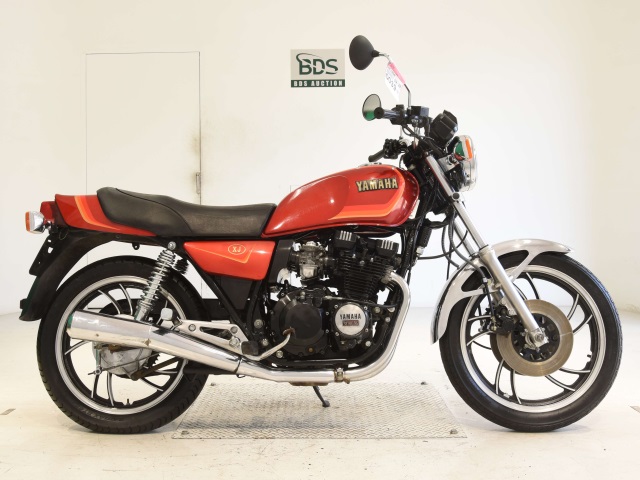 Yamaha XJ550