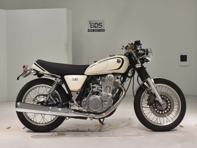 Yamaha SR400 2017