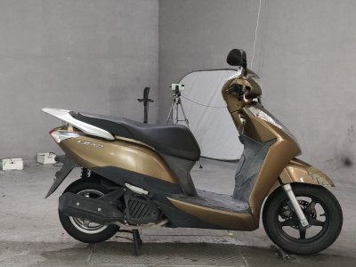 Honda LEAD125 2013