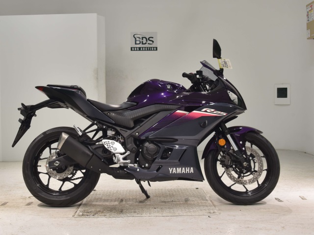 Yamaha YZF-R25 2023